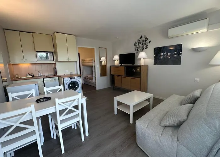 Les Cigales De Mer Studio Cabine Idealement Place Proche De La Plage